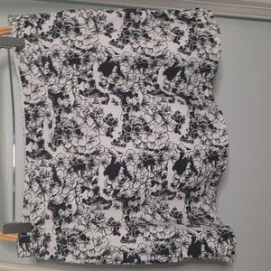 Tranquility Black and White Hydrangea Skort Large.